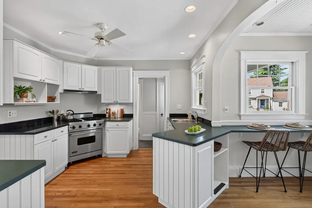 10 Bay Shore Drive Falmouth ME 04105