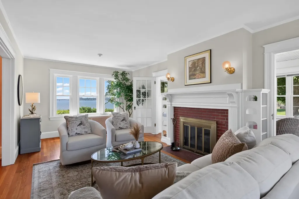 10 Bay Shore Drive Falmouth ME 04105