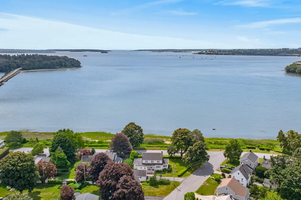 10 Bay Shore Drive Falmouth ME 04105
