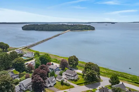 10 Bay Shore Drive Falmouth ME 04105