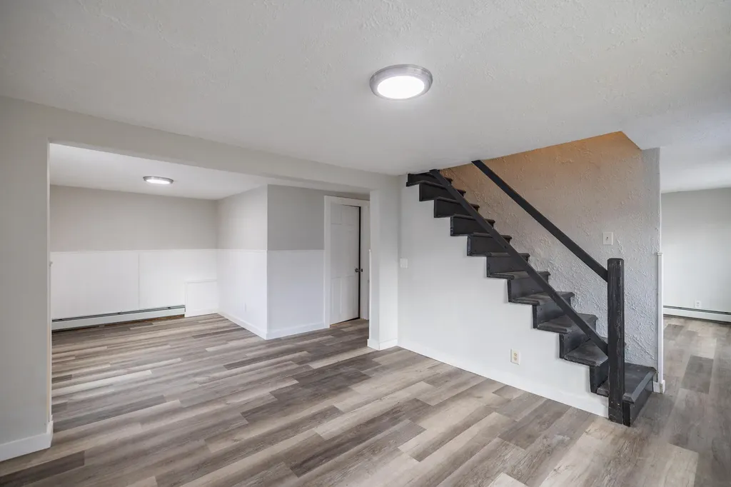 27 Flanders Street Auburn ME 04210