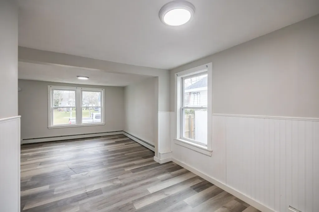 27 Flanders Street Auburn ME 04210