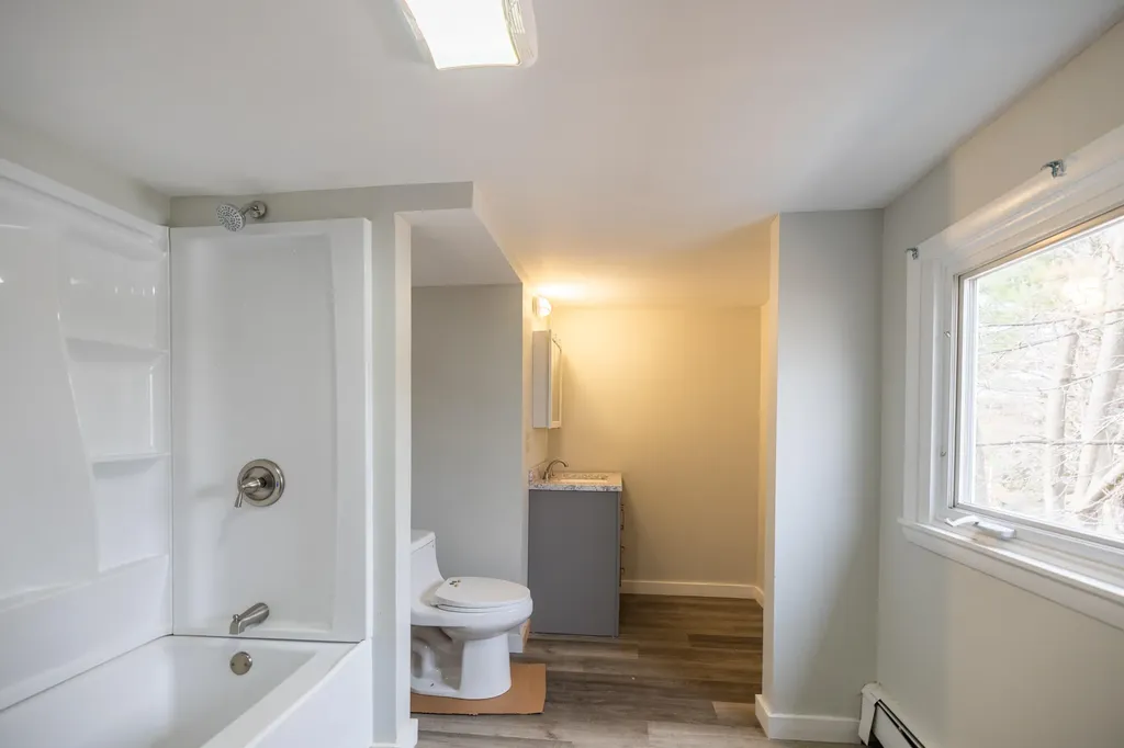 27 Flanders Street Auburn ME 04210