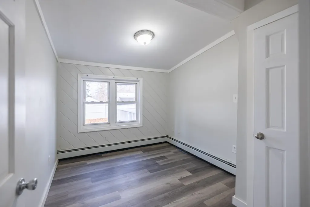 27 Flanders Street Auburn ME 04210