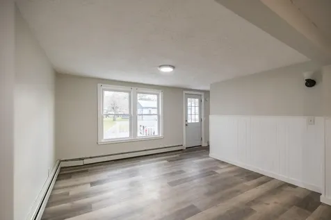 27 Flanders Street Auburn ME 04210