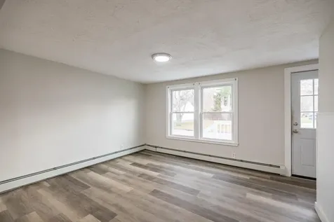 27 Flanders Street Auburn ME 04210