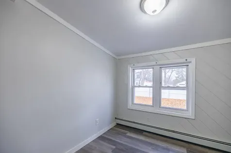 27 Flanders Street Auburn ME 04210