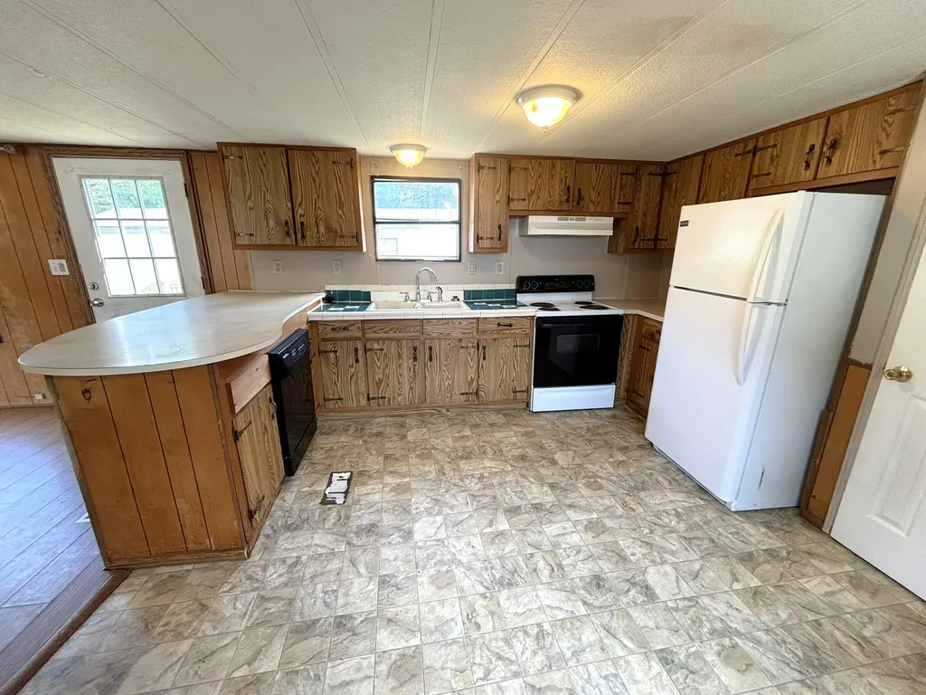 6 Mri Drive Skowhegan ME 04976