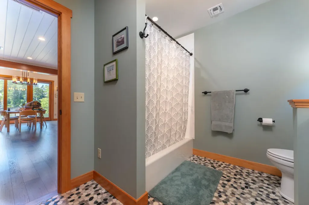 22 Little Crow Point Harpswell ME 04079