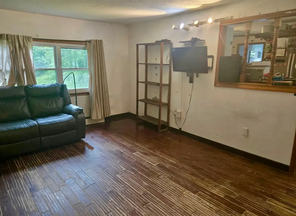 60 Us-1 Verona Island ME 04416