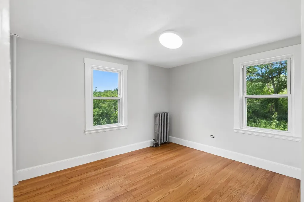 19 Fairlawn Avenue Westbrook ME 04092