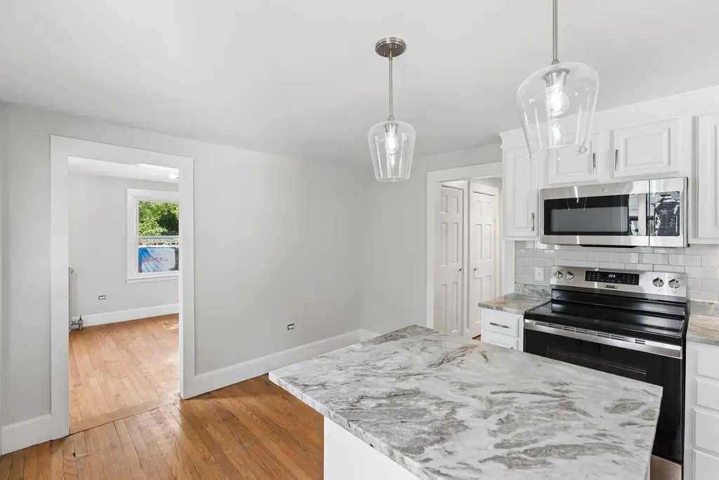 19 Fairlawn Avenue Westbrook ME 04092