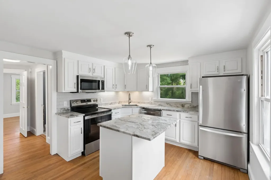 19 Fairlawn Avenue Westbrook ME 04092