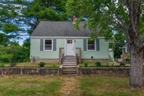 19 Fairlawn Avenue Westbrook ME 04092