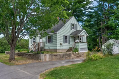 19 Fairlawn Avenue Westbrook ME 04092