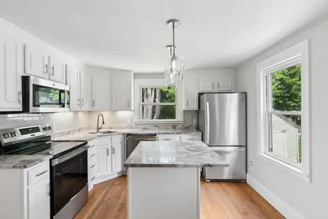 19 Fairlawn Avenue Westbrook ME 04092