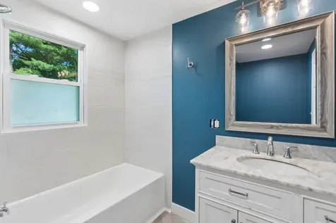 19 Fairlawn Avenue Westbrook ME 04092