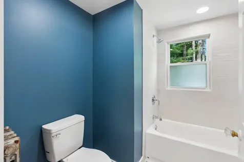 19 Fairlawn Avenue Westbrook ME 04092