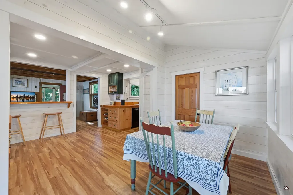 33 Rough Lane Belgrade ME 04917