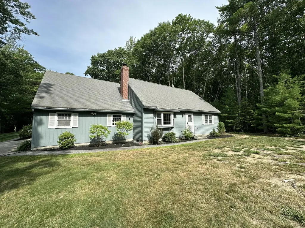 231 Flintlock Village Wells ME 04090