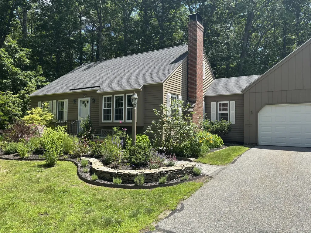 17 Wood Pond Lane Kennebunk ME 04043