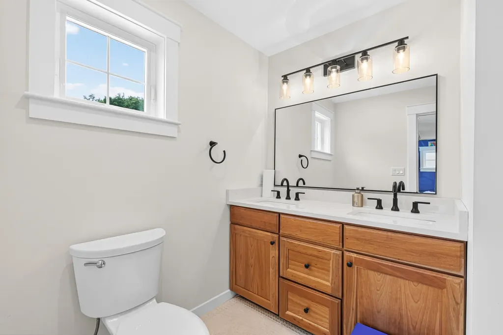 9 Waxwing Lane Falmouth ME 04105