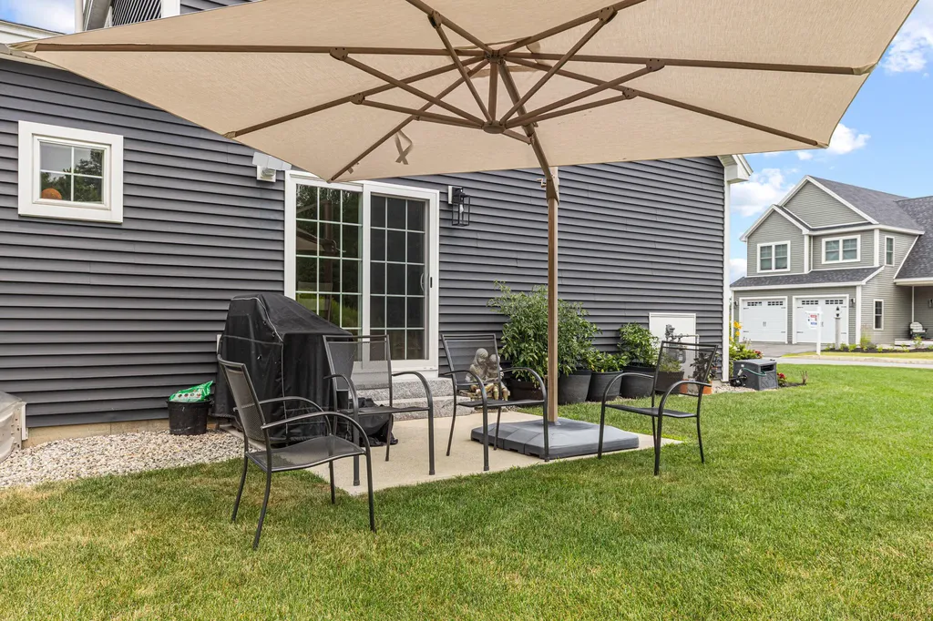 9 Waxwing Lane Falmouth ME 04105