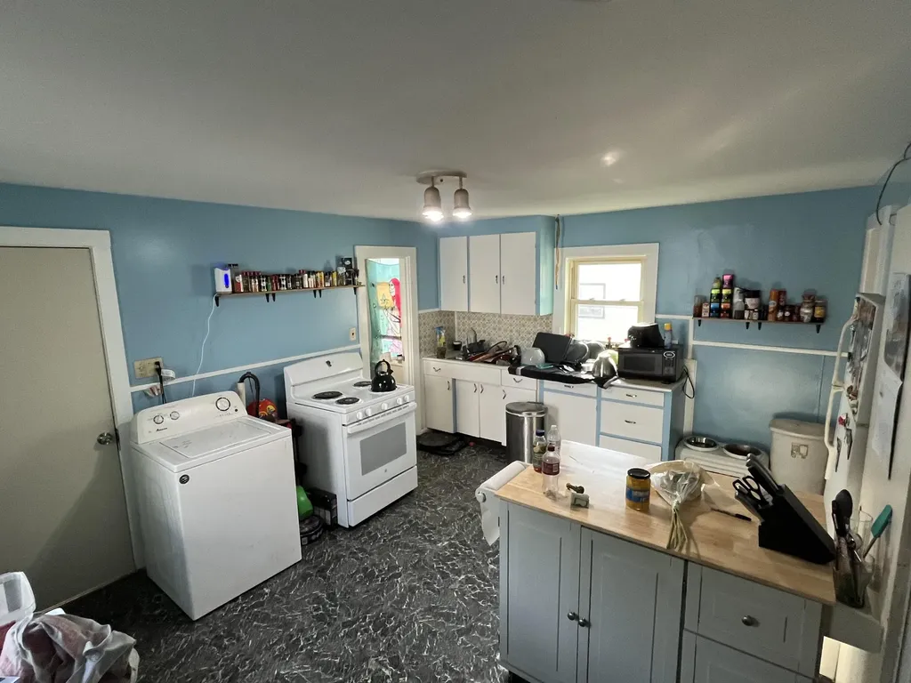 19/21 Elm Street Lewiston ME 04240
