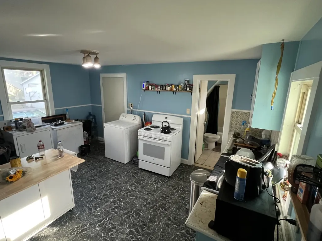 19/21 Elm Street Lewiston ME 04240