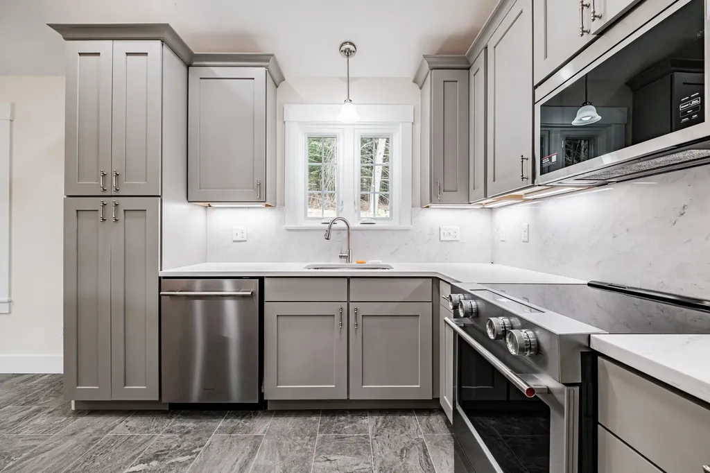 59 Old Dresden Road Wiscasset ME 04578