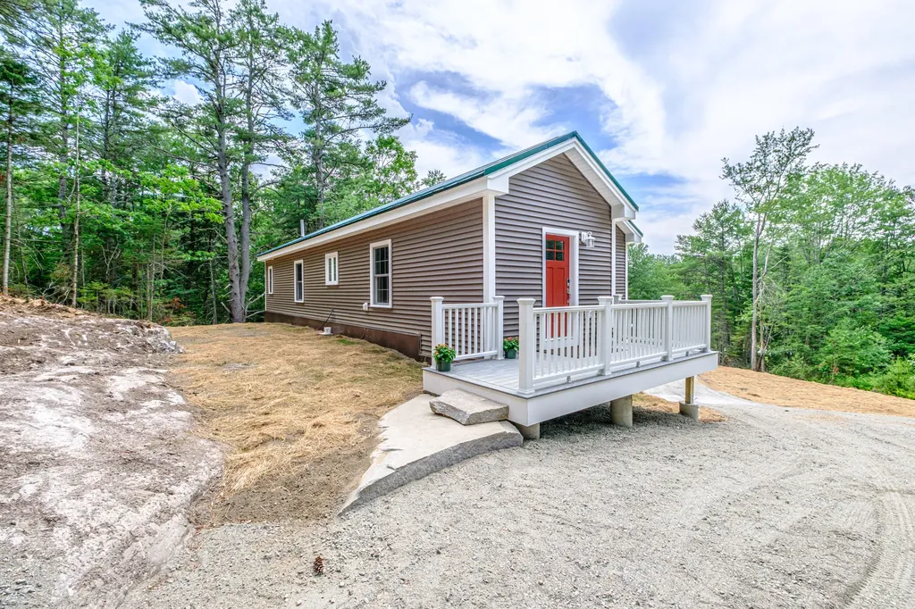 59 Old Dresden Road Wiscasset ME 04578