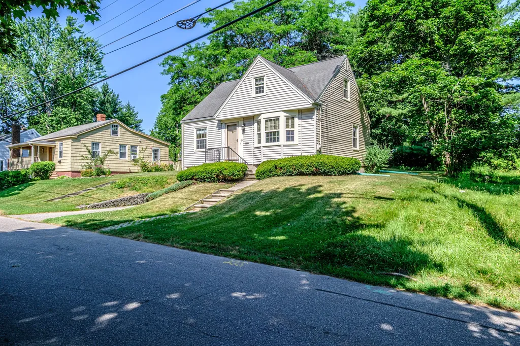 38 Lucas Street Portland ME 04102