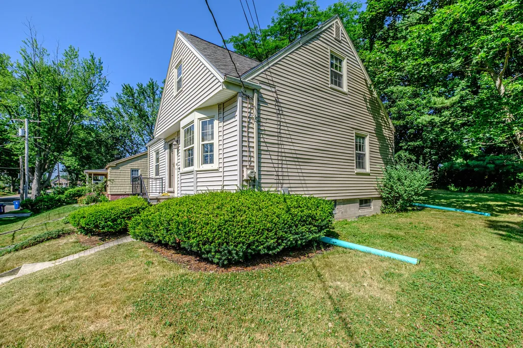 38 Lucas Street Portland ME 04102