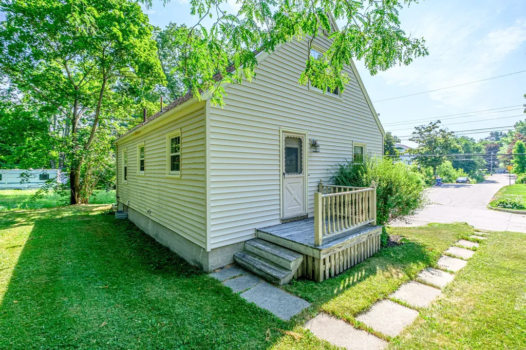 38 Lucas Street Portland ME 04102