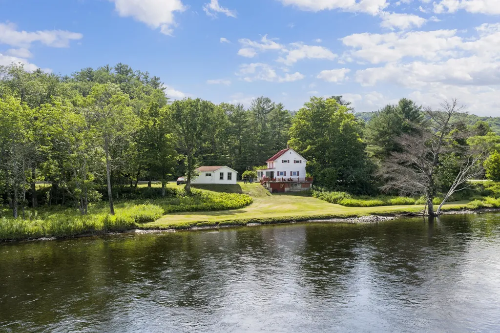 2481 Kennebec River Road Concord Twp ME 04920