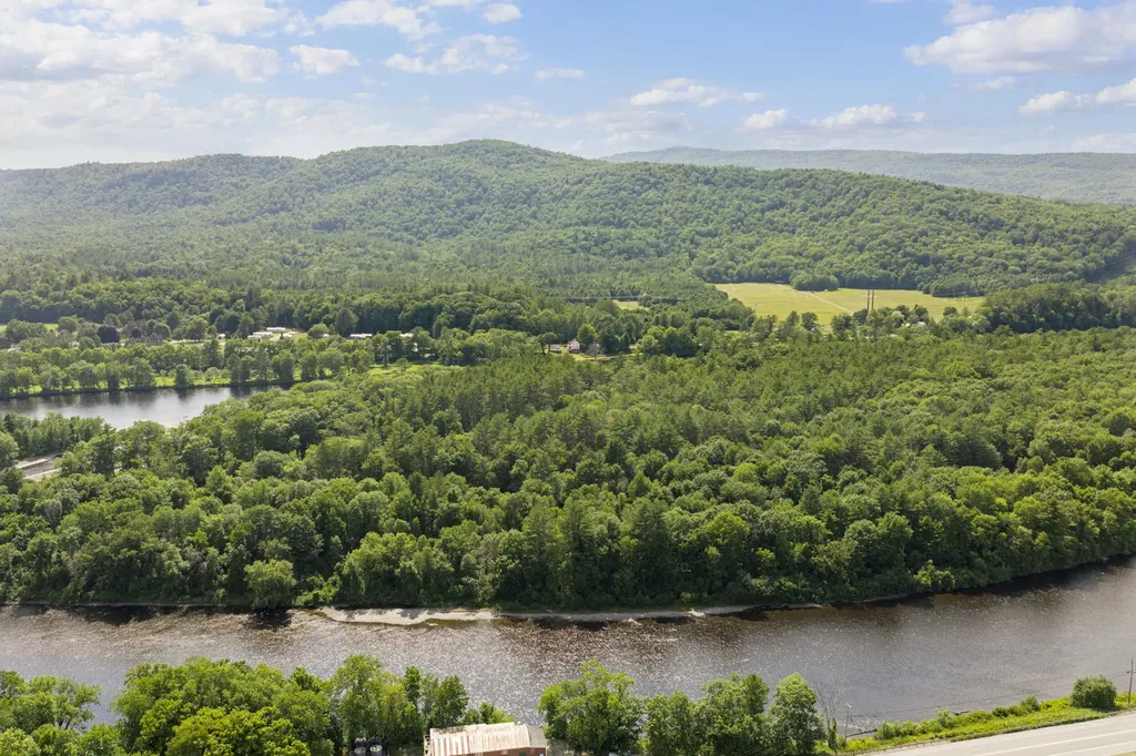 2481 Kennebec River Road Concord Twp ME 04920