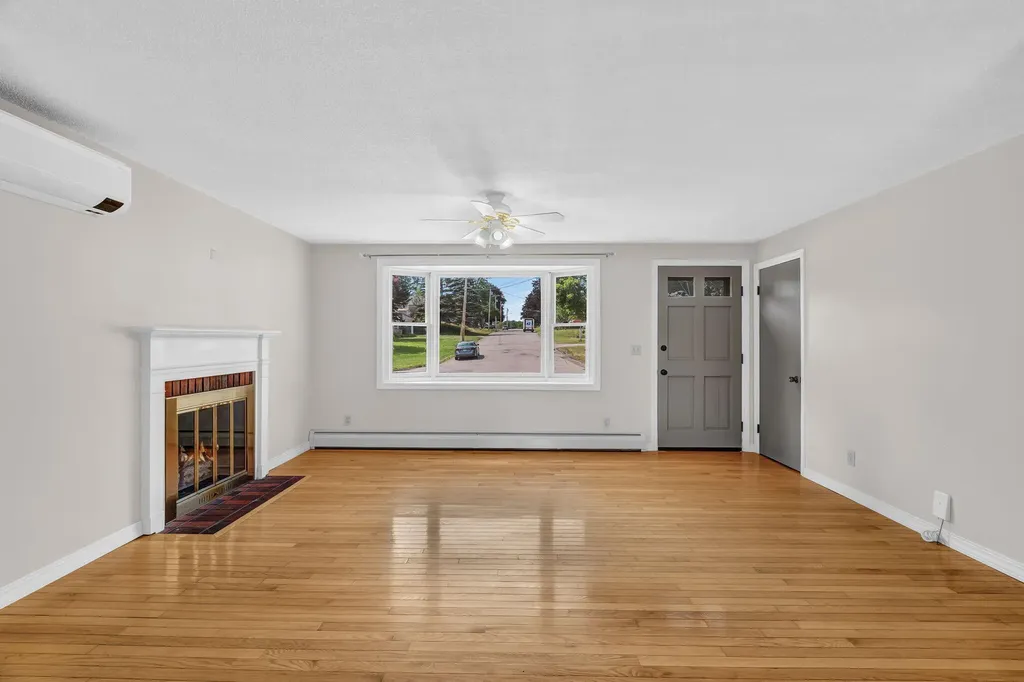 184 Harvard Street Auburn ME 04210