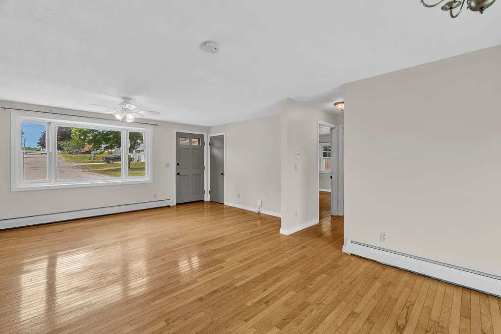 184 Harvard Street Auburn ME 04210
