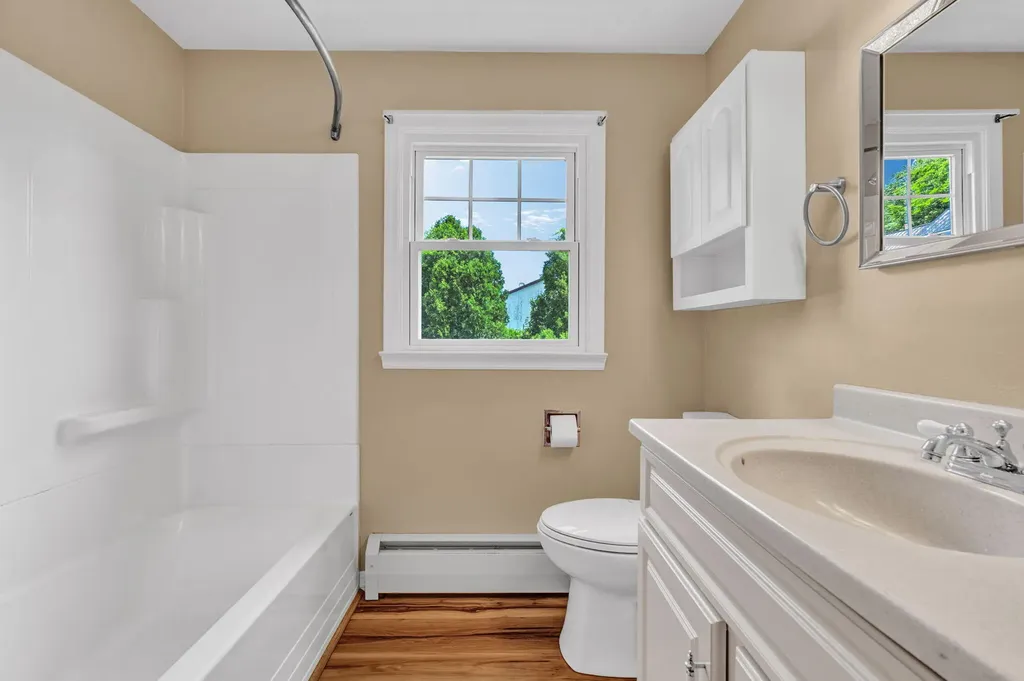 184 Harvard Street Auburn ME 04210