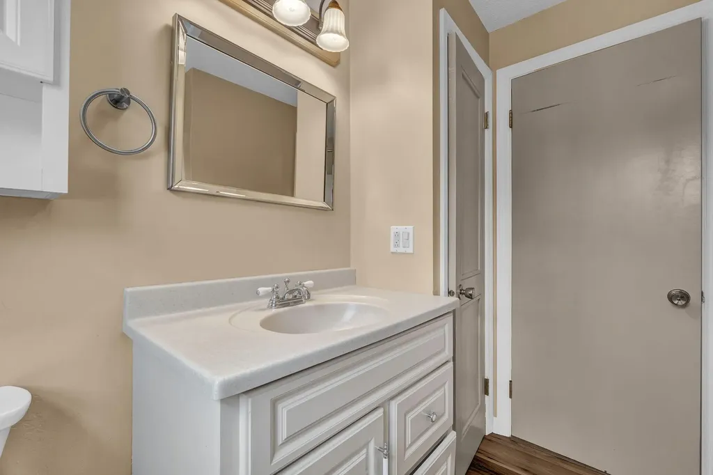 184 Harvard Street Auburn ME 04210