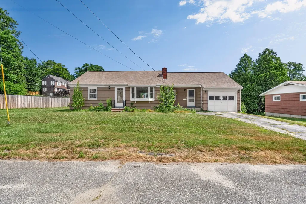 184 Harvard Street Auburn ME 04210