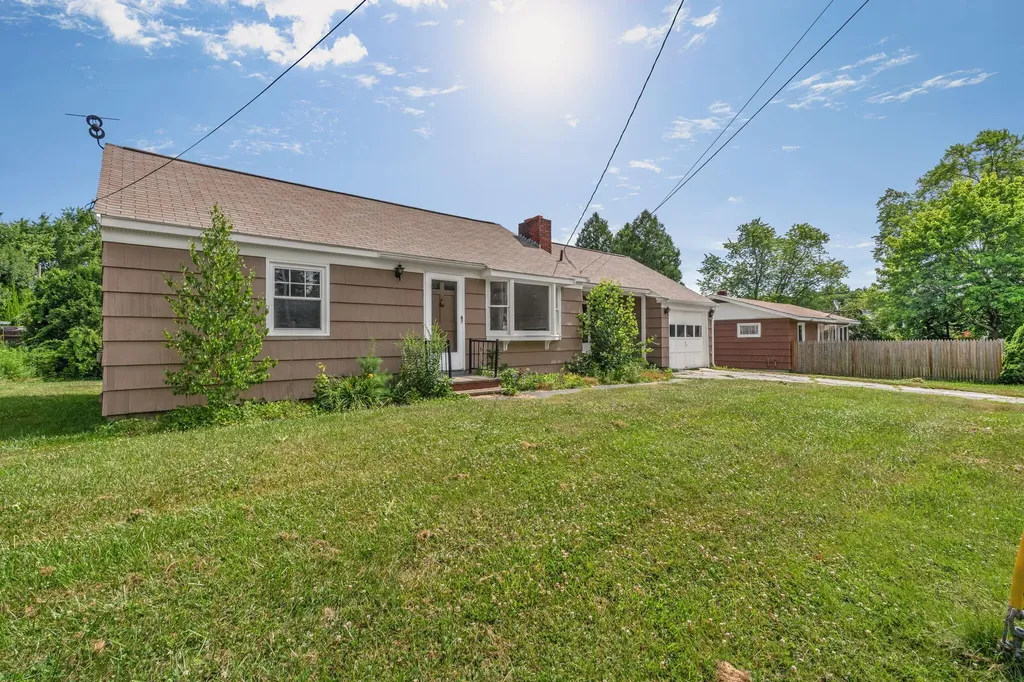 184 Harvard Street Auburn ME 04210