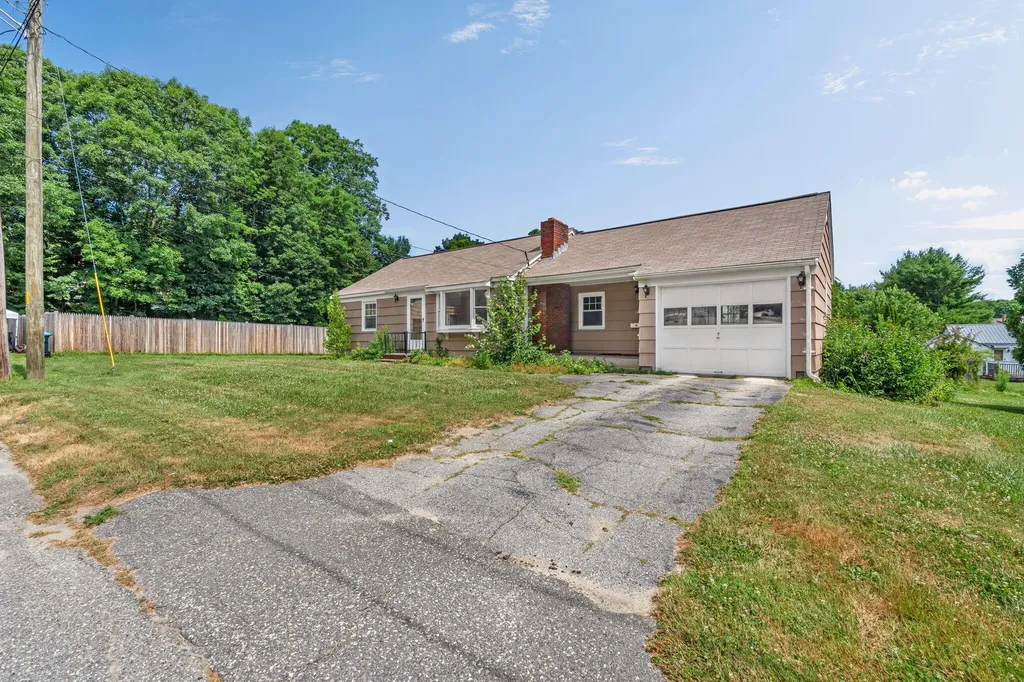 184 Harvard Street Auburn ME 04210