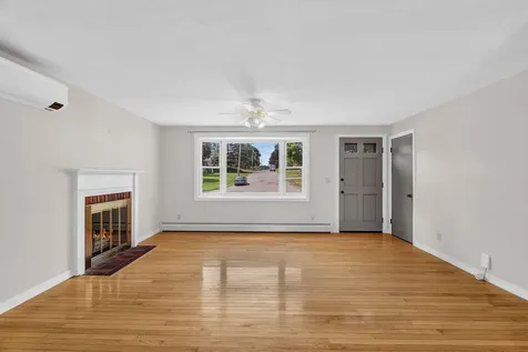 184 Harvard Street Auburn ME 04210
