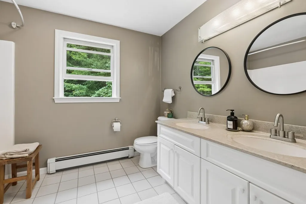 110 Christopher Road North Yarmouth ME 04097