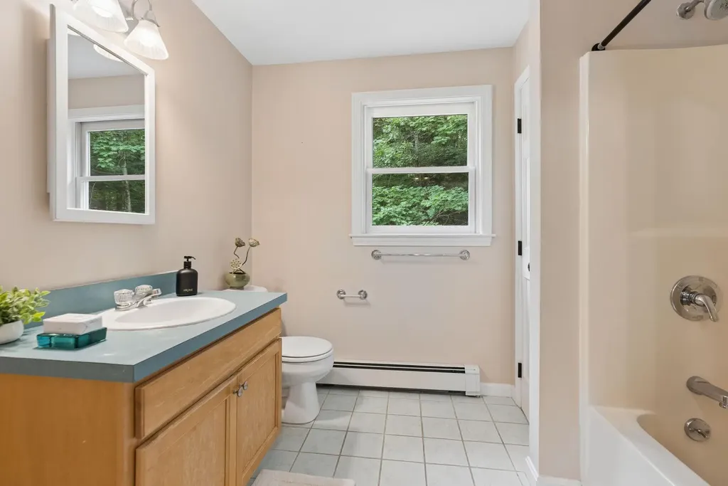 110 Christopher Road North Yarmouth ME 04097