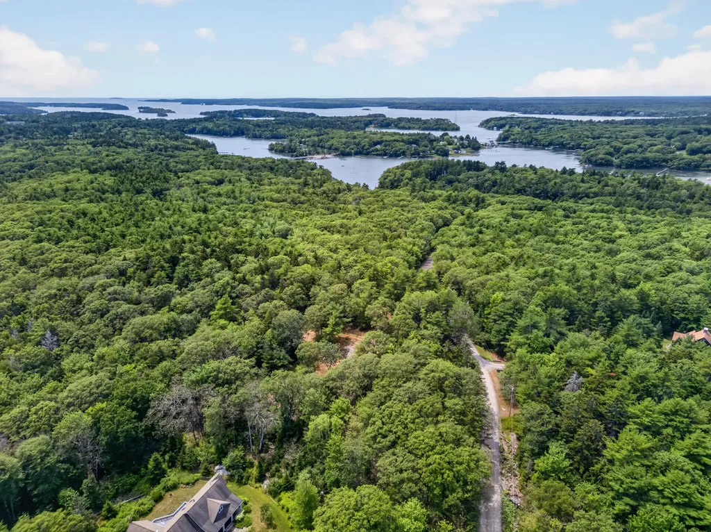 R-4 120-c Ledgewood Drive Boothbay ME 04537