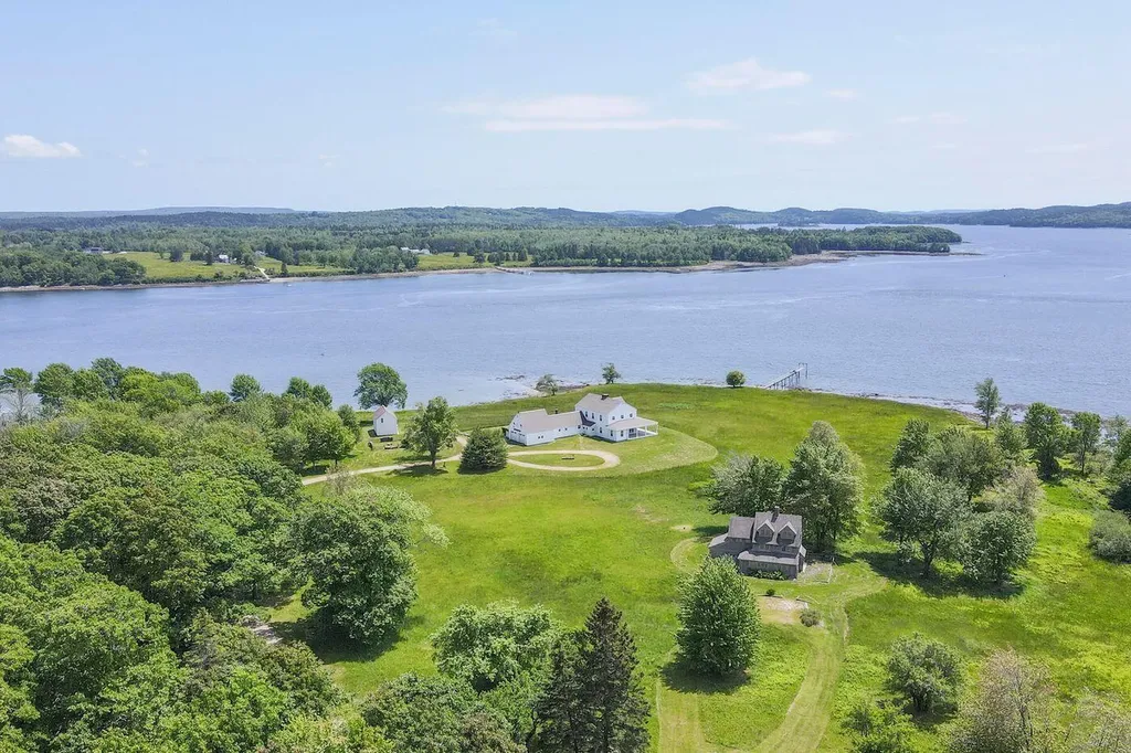 118 Wescott Battery Castine ME 04421