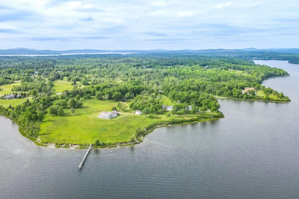 118 Wescott Battery Castine ME 04421