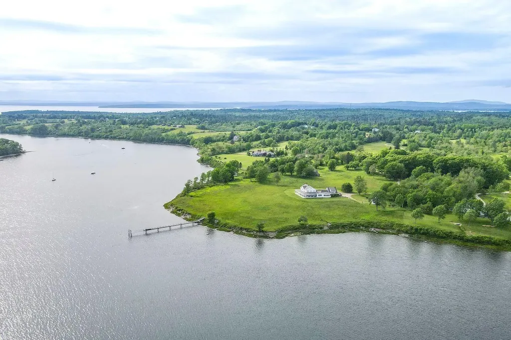 118 Wescott Battery Castine ME 04421